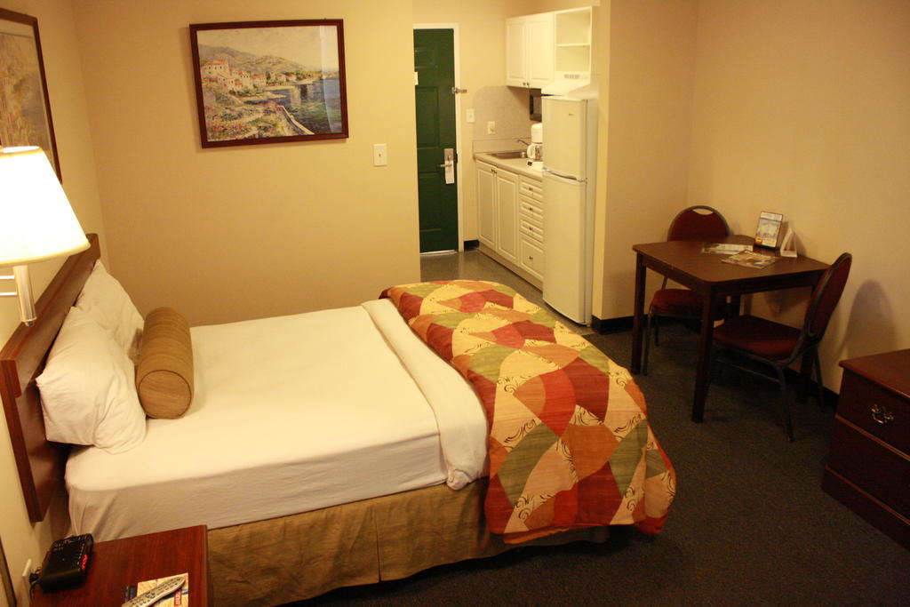 Intown Suites Extended Stay Select Hampton Va Oda fotoğraf