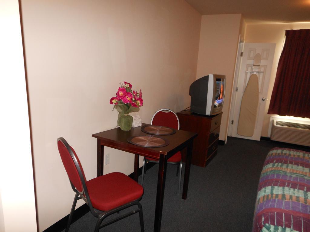 Intown Suites Extended Stay Select Hampton Va Oda fotoğraf