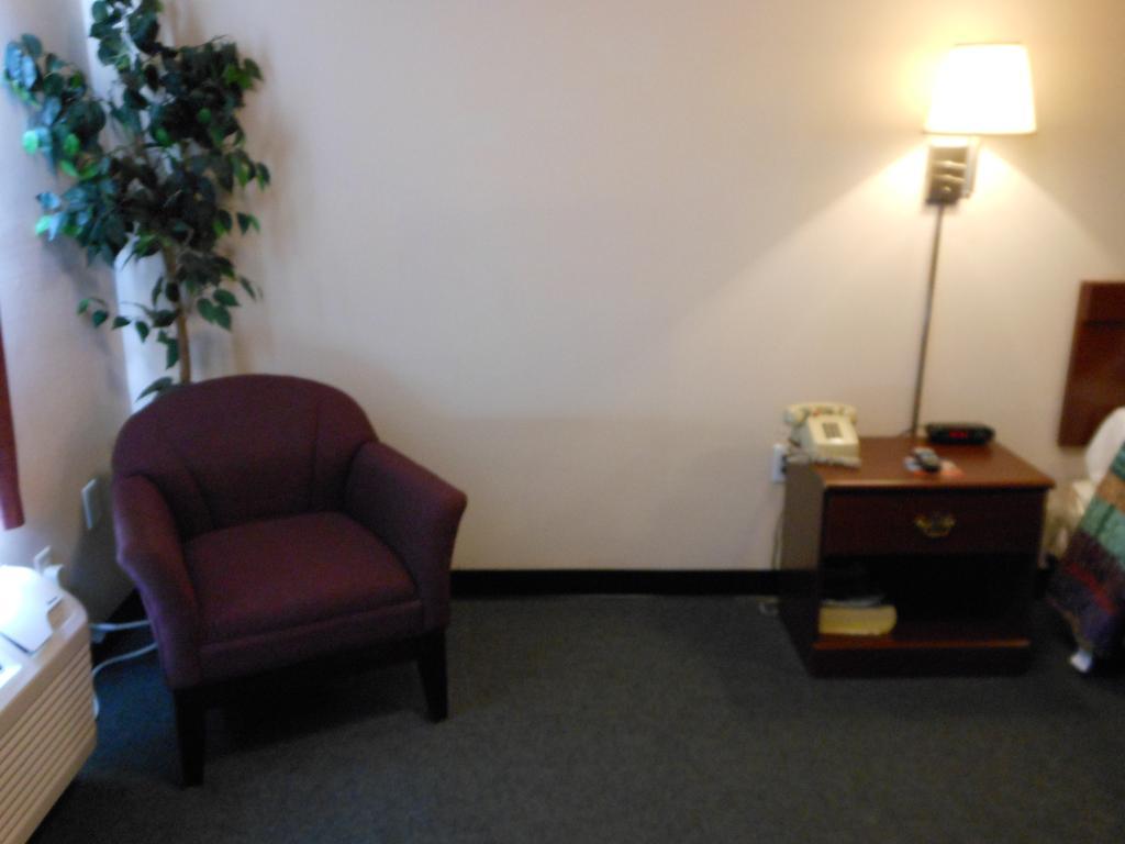 Intown Suites Extended Stay Select Hampton Va Dış mekan fotoğraf